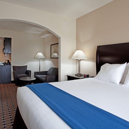 Holiday Inn Express Hotel & Suites Hope Mills-Fayetteville Airport By Ihg Rum bild