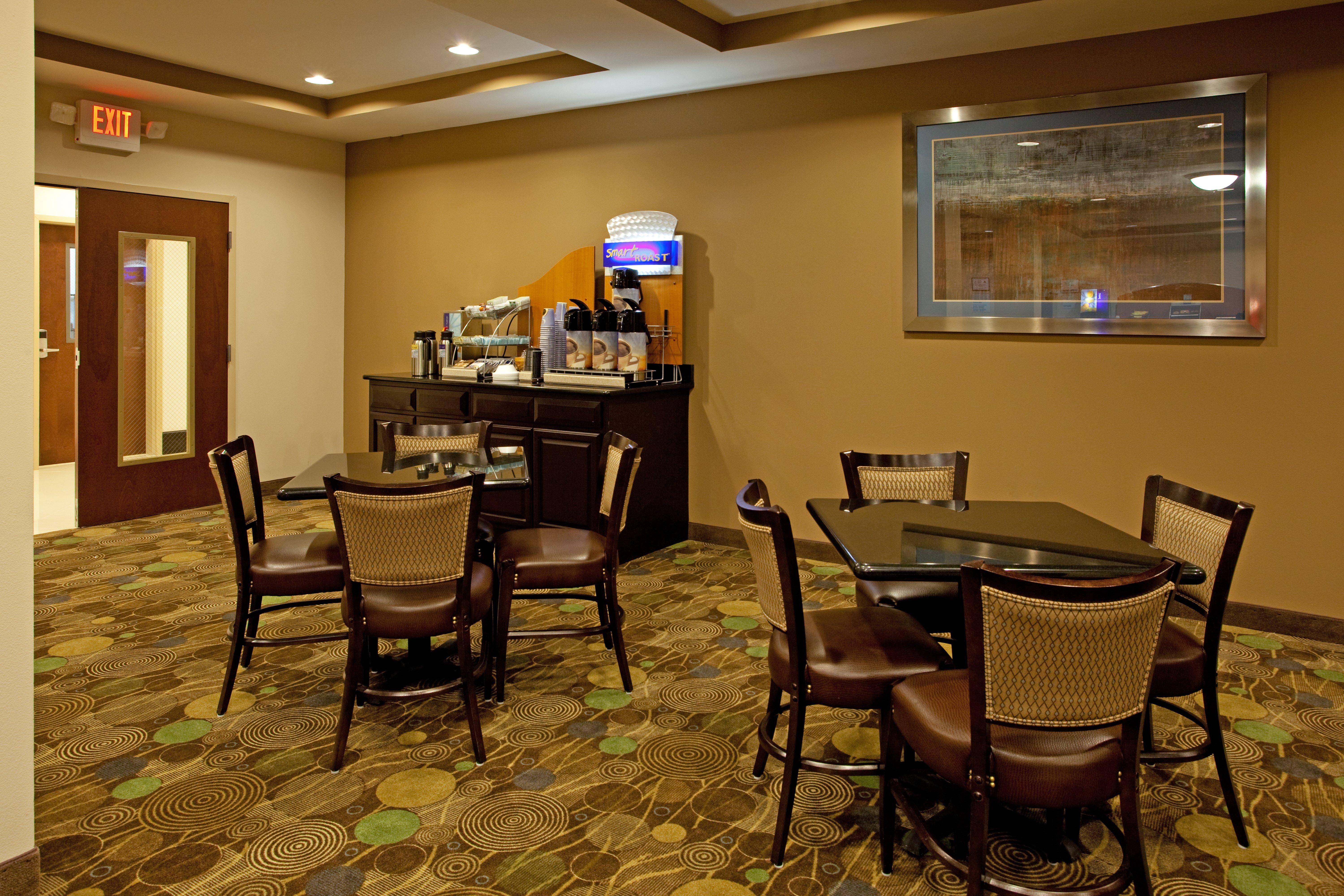 Holiday Inn Express Hotel & Suites Hope Mills-Fayetteville Airport By Ihg Exteriör bild